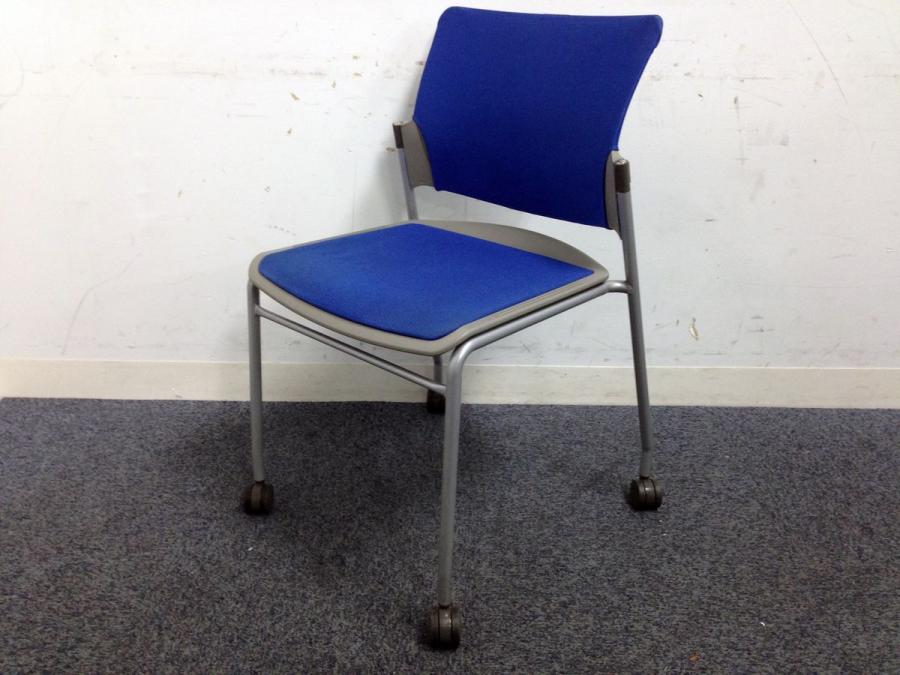 【8脚入荷】鮮やかブルーでスッキリ気分！！　【forma】キャスター付きで、移動や出し入れも楽々！！
                        フォルマ
                                    中古
            