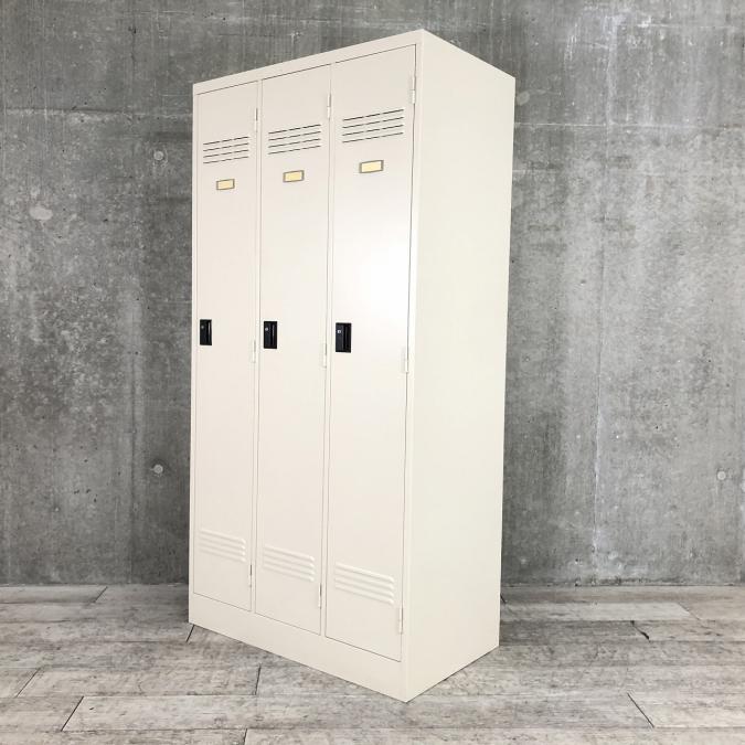 【定番オフィスロッカー】オカムラ（okamura）GZ型　3人用ロッカー　■色：アイボリー
                        GZ型
                                    中古
            