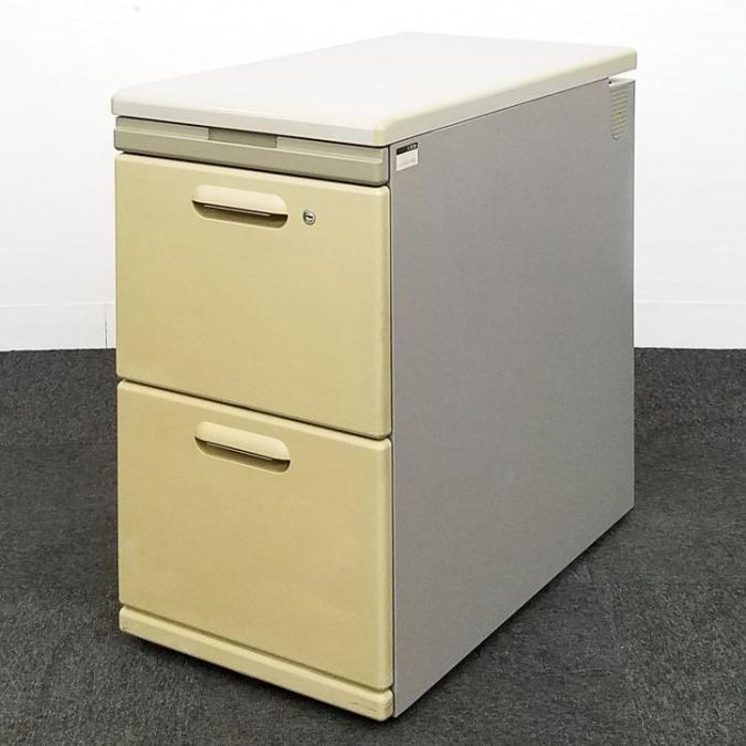 【２台入荷】往年の人気シリーズの脇机が入荷しました！イトーキ　CR　ニューグレー　３段　脇机　サイドデスク　シリンダー錠　収納　日焼け有
                        CRシリーズ
                                    中古
            