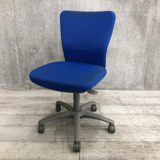 【王道】【人気】オカムラ/カロッツァ/ブルー【在庫入替セール】
                        カロッツァチェア
                                    中古
            