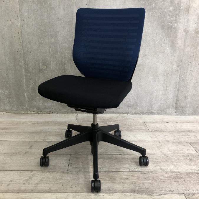 【美品】2022年製【メッシュチェア】【人気】イトーキ/エピオス/ネイビーブルー
                        エピオスチェア
                                    中古
            
