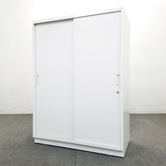 【1台限定】イトーキ製の開閉スペースを確保した人気のキャビネット入荷！中古　オフィス　キャビネット　イトーキ　シンライン　棚　書庫　ホワイト
                        シンライン
                                    中古
            