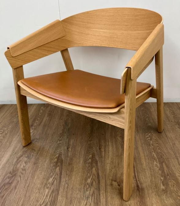 【北欧のデザイン家具！】MUUTO/ムート　COVER CHAIR/カバーチェア　座面レザー
                        その他シリーズ
                                    中古
            