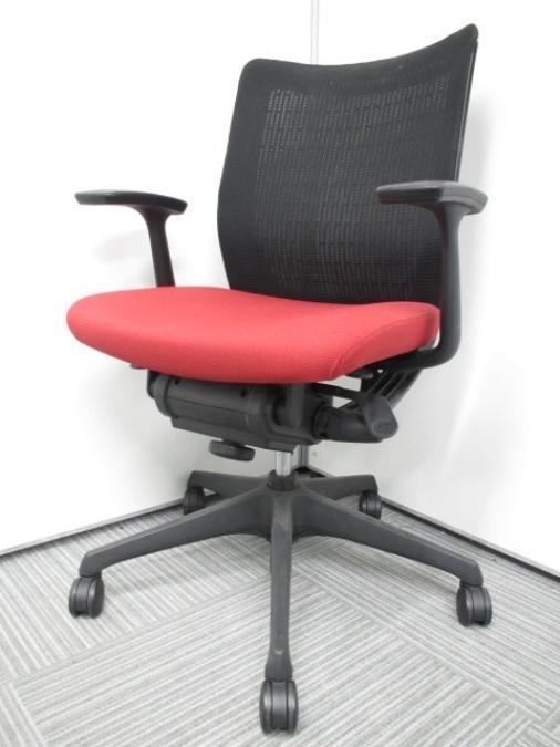 【ブラック×レッド】人気メーカー製の肘付チェア入荷しました！オカムラ製　ヴィスコンテ
                        ヴィスコンテチェア
                                    中古
            