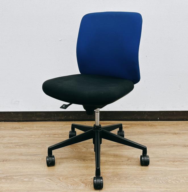 【6脚入荷】希少カラーおしゃれなブルー＆ブラックカラーカリッサ（CARISSA）チェア◆内田洋行製【RP】
                        カリッサ
                                    中古
            