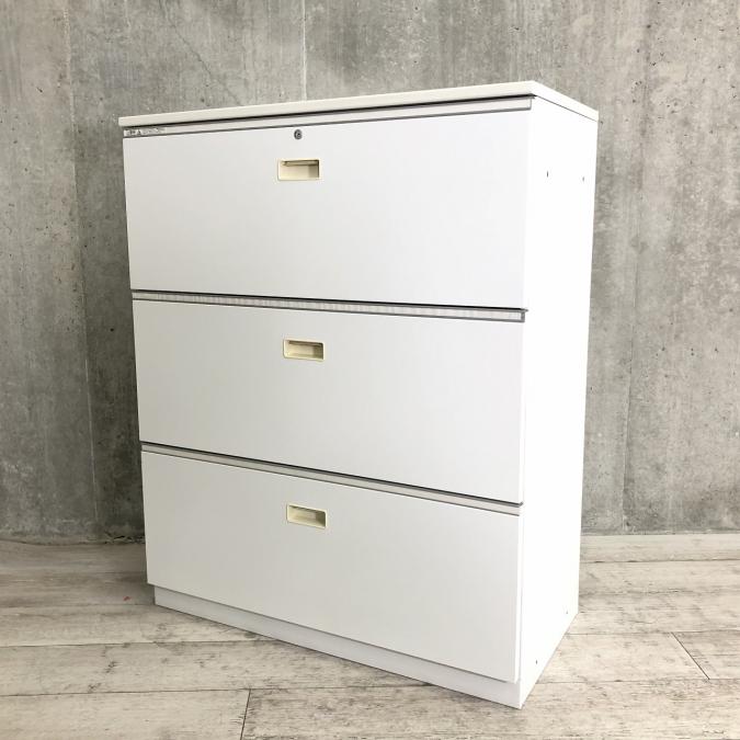 【在庫入替セール（本在庫限定価格）】■イトーキ製　3段ラテラル書庫　ホワイト　天板付き　■【ファイル収納におすすめ！】取っ手に日焼けがあるためお安く！  A00898201
                        シンライン
                                    中古
            