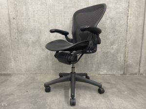 【※固定肘タイプ】■アーロンチェア　■ハーマンミラー製　■ポスチャーフィット　■Bタイプ　■フル装備　
