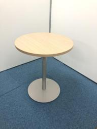 【直径60cm】【木目調の落ち着いた小型テーブルです。休憩スペースにピッタリ！】イトーキ/丸テーブル
