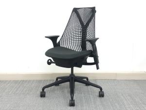 【遠方倉庫在庫品】おしゃれなデザインが人気のセイルチェア！落ち着いた色合いで多くのオフィスシーンに馴染ます！今なら数が揃います！【AO】
■ハーマンミラー/セイル/ダークグリーン