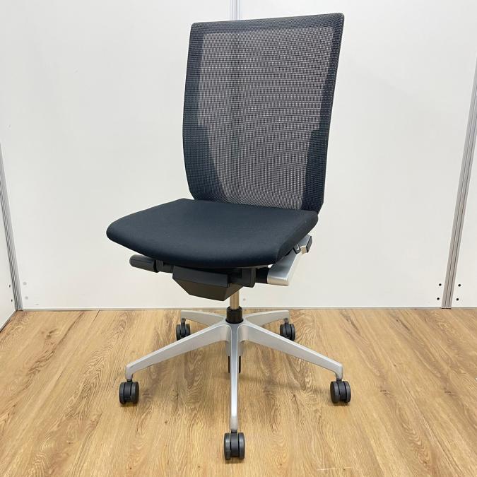 イトーキ製　ヴェントシリーズ　グレー×ブラック　メッシュ　肘無しハイバックチェア！！
                        ヴェントチェア
                                    中古
            