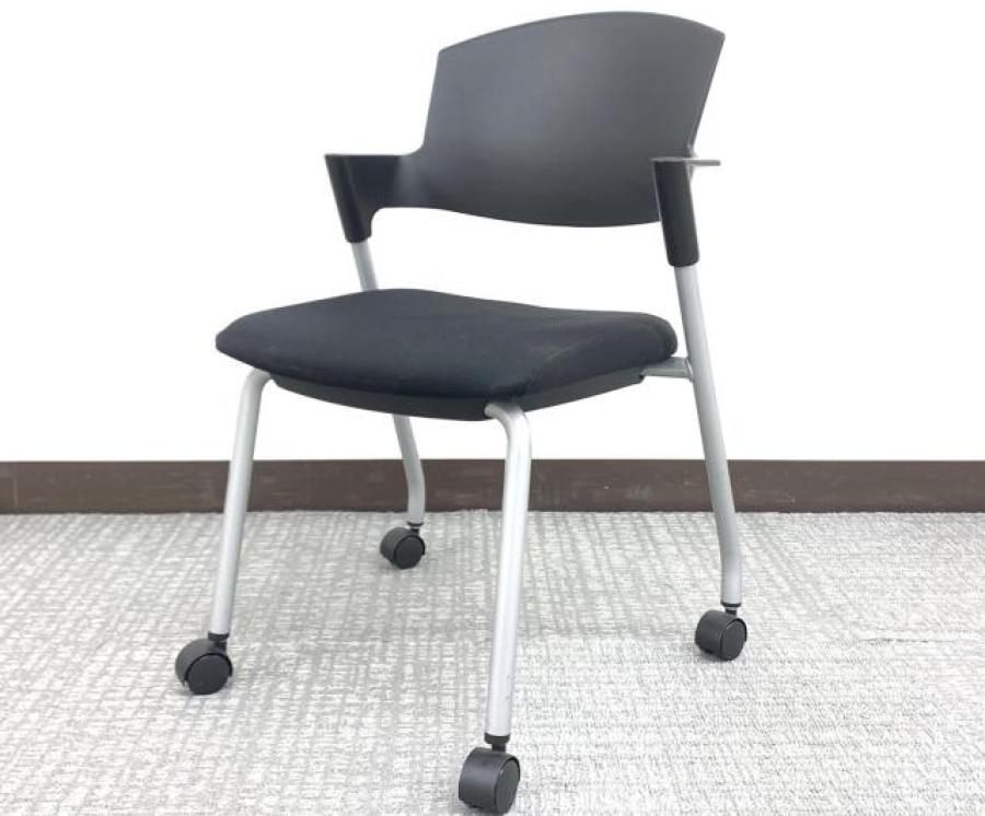 【大量入荷！使いやすさ、収納、座り心地すべて◎！！】コクヨ　プロッティ　ブラック　スタッキングチェア　収納　肘付き　キャスター付き　
                        プロッティチェア
                                    中古
            