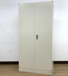 オカムラ製　42シリーズ　ニューグレー　高さ1800mm　圧迫感の出ないハイキャビネット　両開き書庫！！