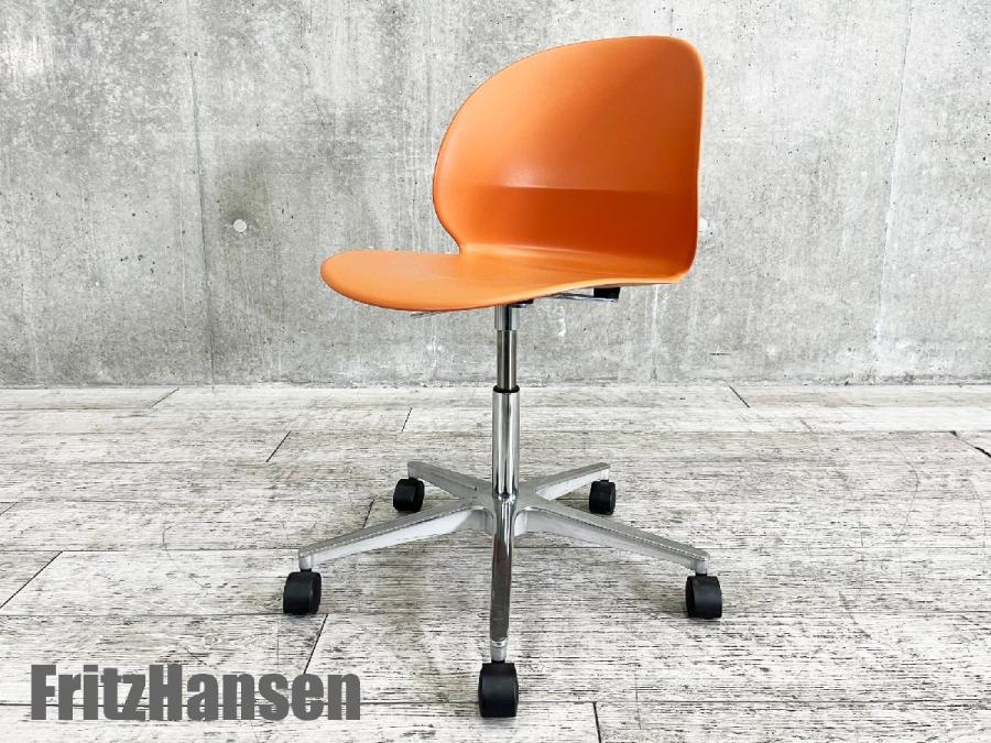 Fritz Hansen/フリッツハンセン　N02 RECYCLE / N02 リサイクル プラスチックキャスター付きベース　ダークオレンジ　北欧　nendo
                        その他シリーズ
                                    中古
            