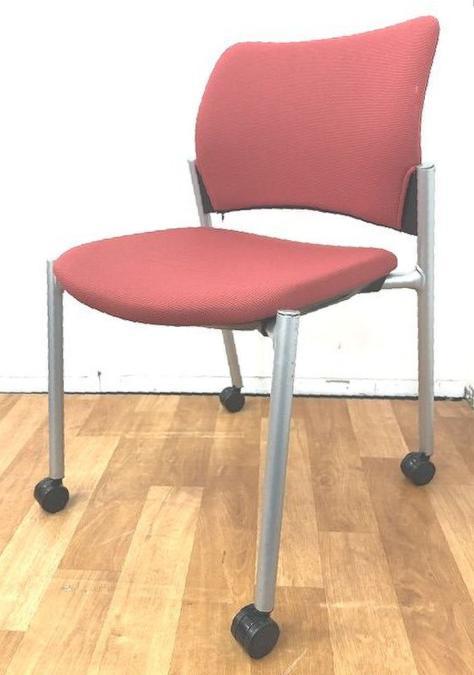 【6脚限定】【在庫入替】定価約3万円のスタキングチェアの入荷です！レッドカラー！オカムラ/8147シリーズ　新大阪店
                        8147シリーズ
                                    中古
            