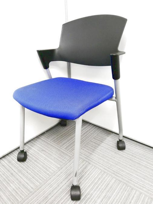 【在庫入替セール品！】ミーティング用、リラックススペースに最適なサイズ感！キャスター付きで定番チェアになります！【A00838020】
                        プロッティチェア
                                    中古
            