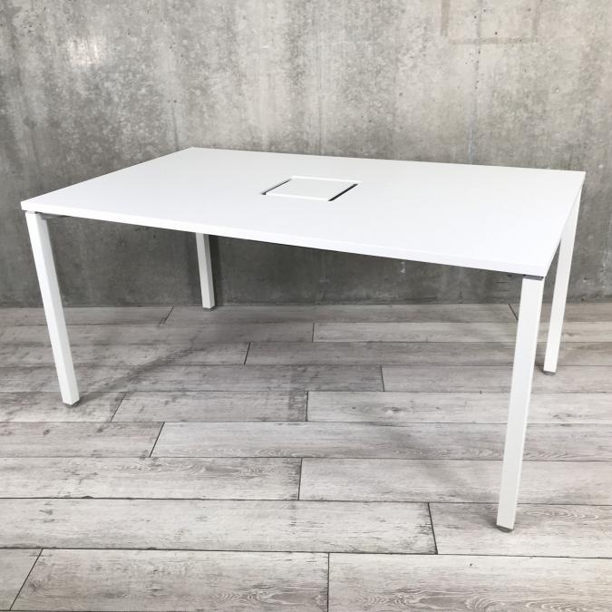 【横幅150奥行90サイズ】オカムラ/アプションフリー/ホワイト/重ねてフリーアドレスとしても使用可能です！
                        アプションフリー
                                    中古
            