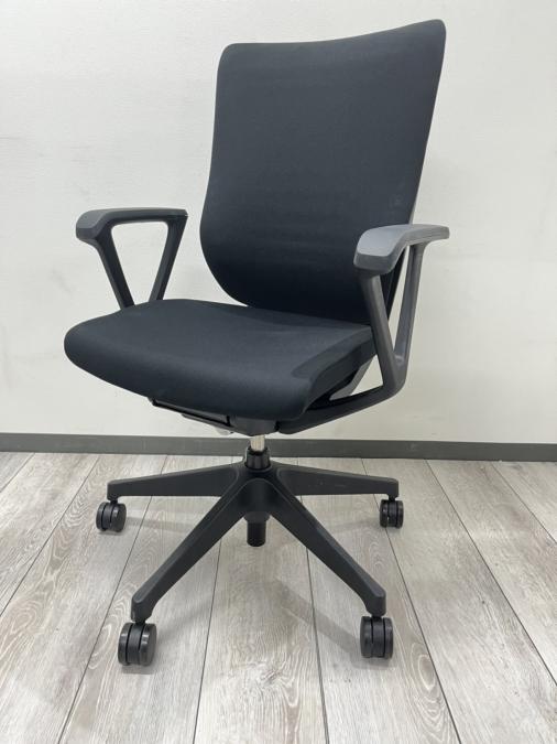 【22脚ロット入荷】エピオス｜ブラック｜イトーキ製｜どんな人が座っても理想的な座り心地になるチェア！イトーキ製　エピオス　ブラック　サークル肘
                        エピオスチェア
                                    中古
            