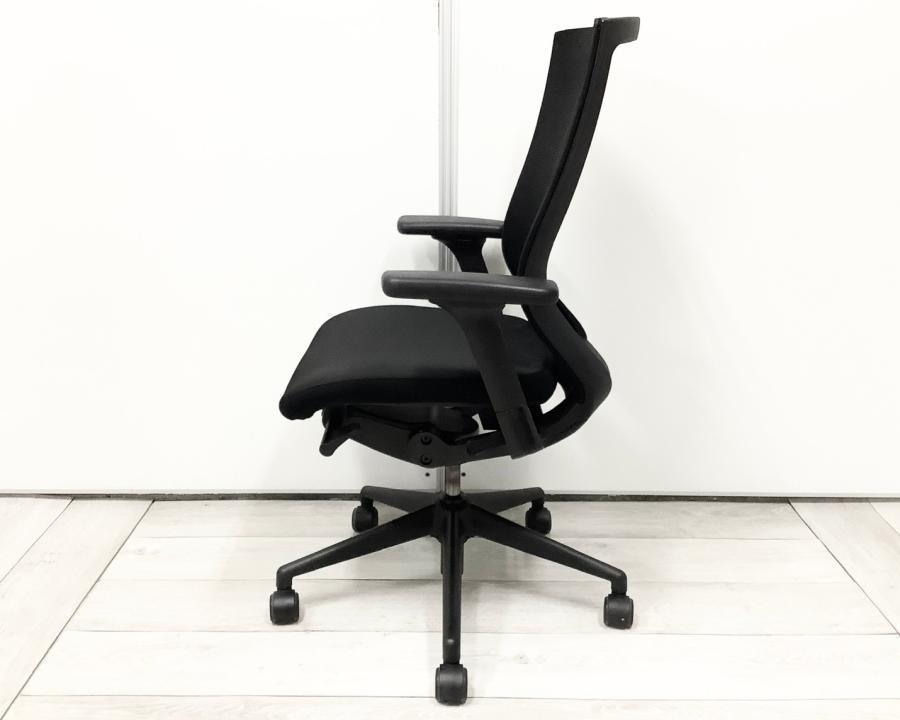 [市内送料無料]　高級オフィスチェア　FURSYS T500 黒 オフィスチェア T500 オフィス分野｜内田洋行