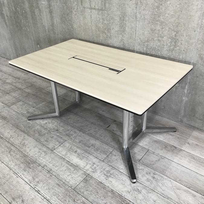 【入替特別価格】【横幅1500サイズ】極上高級テーブルラティオⅡ（RatioⅡ）◆オカムラ製【G2】
                        ラティオⅡ
                                    中古
            