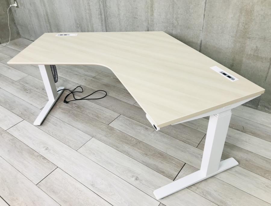 【2台入荷！】　120°タイプ（ブーメランデスク）入荷いたしました！好み高さに電動で調節でき、人目を気にせず作業に集中しながら健康的なオフィスワークを！！優しい印象のナチュラルカラーで新学期・移転・ご自宅・オフィスにオススメです！
■オカムラ/スイフト/ナチュラル
                        Swift
                                    中古
            