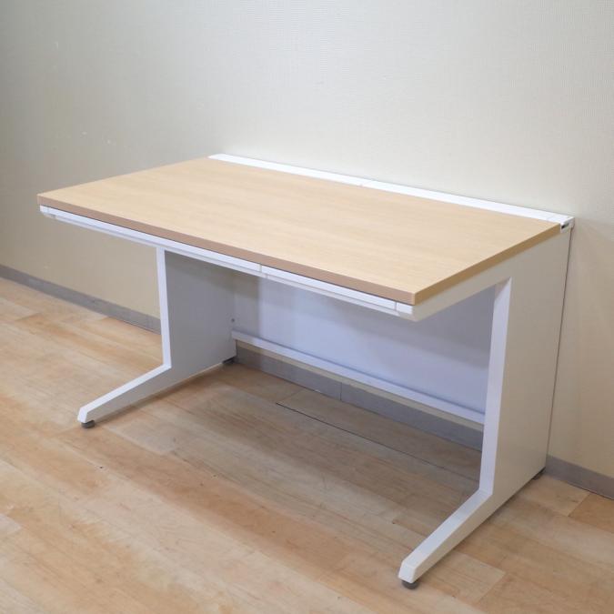 【いま流行りの木目デザイン！】■オカムラ　アドバンスシリーズ　平デスク　W1200mm　ナチュラル　A00861479
                        アドバンス
                                    中古
            