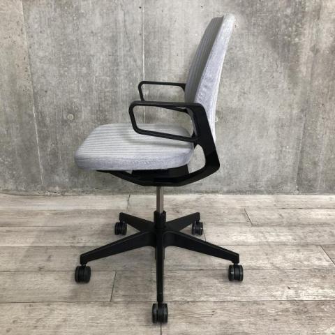 【中古】レヴィチェア KG-526SB イトーキ/ITOKI 肘付ローバックチェア 413756