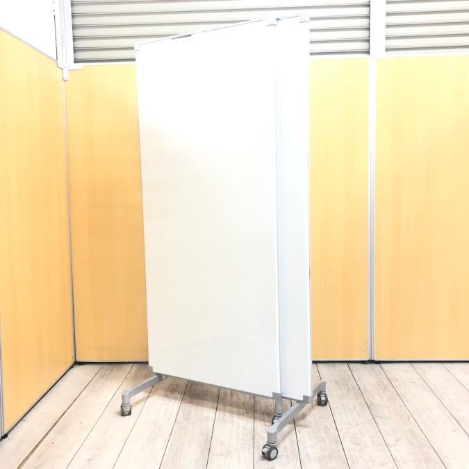 ホワイトボード一体型パーテーションなので印字物を張り付けなくても書き込める！　コクヨ製の2連ホワイトボードパーテーション
                        その他シリーズ
                                    中古
            