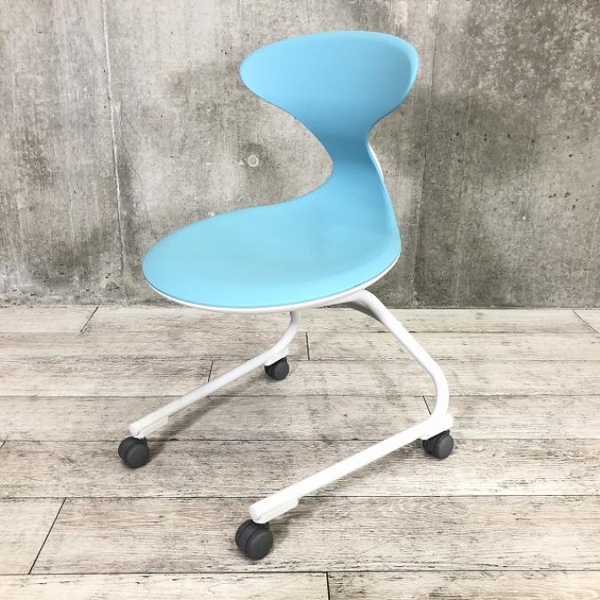 【脳に汗をかけ！】
様々な姿勢をサポートするキャンパスアップシリーズ！
動きながら学ぶ事で議論が活性化し、理解が深まり、より深い学びへとつながりやすいそうです！
■コクヨ/キャンパスアップ/ブルー
                        キャンパス
                                    中古
            