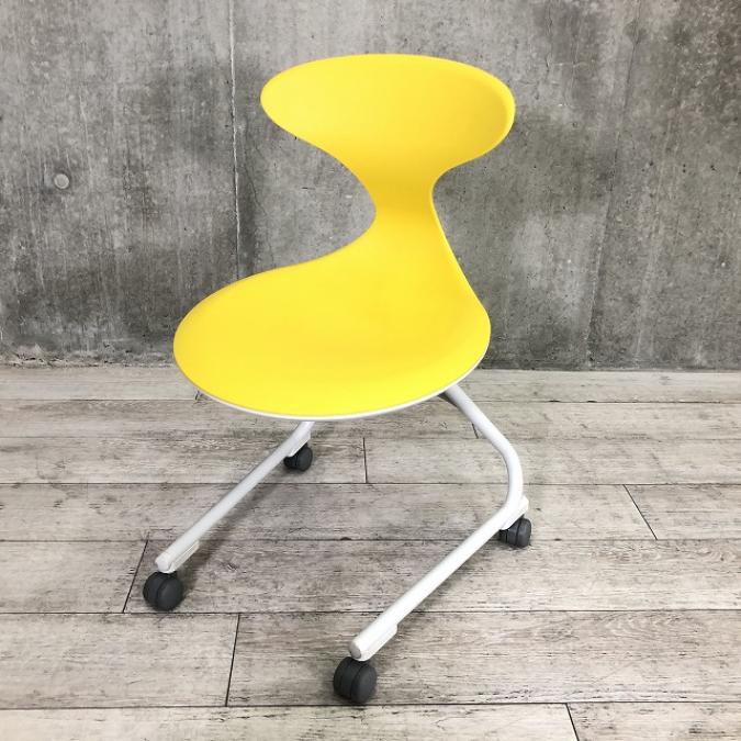 【脳に汗をかけ！】
様々な姿勢をサポートするキャンパスアップシリーズ！
動きながら学ぶ事で議論が活性化し、理解が深まり、より深い学びへとつながりやすいそうです！
■コクヨ/キャンパスアップ/イエロー
                        キャンパス
                                    中古
            