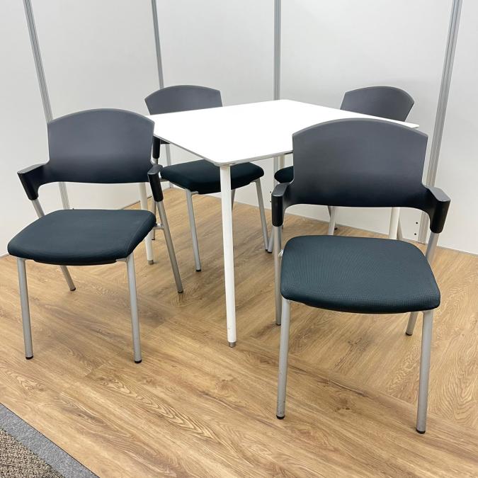 【テーブル、チェアセット　現品限り】e interiors製　ホワイトカラー　角テーブル、スタッキングチェア！！
                        その他シリーズ
                                    中古
            