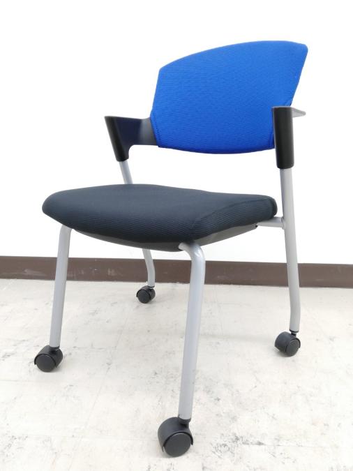 【8脚入荷】背もたれブルー＆座面ブラック！定番スタッキングチェア※キャスター付き◆コクヨ製【RP】
                        プロッティチェア
                                    中古
            