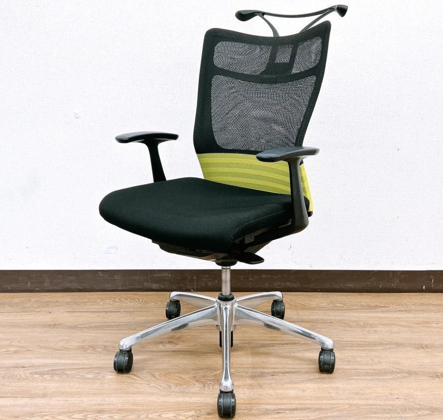 【4脚入荷】質実剛健オカムラ製フィーゴ（Feego）メッシュタイプグリーンワンポイントカラー※固定肘掛け＆ハンガー付き仕様◆オカムラ製【RP】
                        フィーゴチェア
                                    中古
            