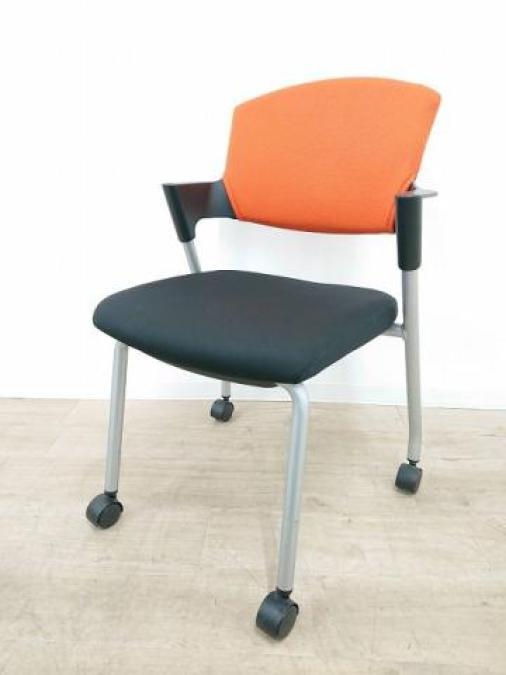 【定価約5万円】【分厚いクッションで長時間でも快適な座り心地】■コクヨ製　プロッティ　スタッキングチェア※おつとめ品【D】
                        プロッティチェア
                                    中古
            