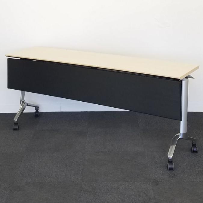 【在庫入替】【2台限定！！】ミーティングのセミナーに大活躍の平行スタックフラップテーブル！！中古　テーブル　KOKUYO　コクヨ　コンフェスト　ナチュラル　1845　幕板付き　会議
                        コンフェスト
                                    中古
            