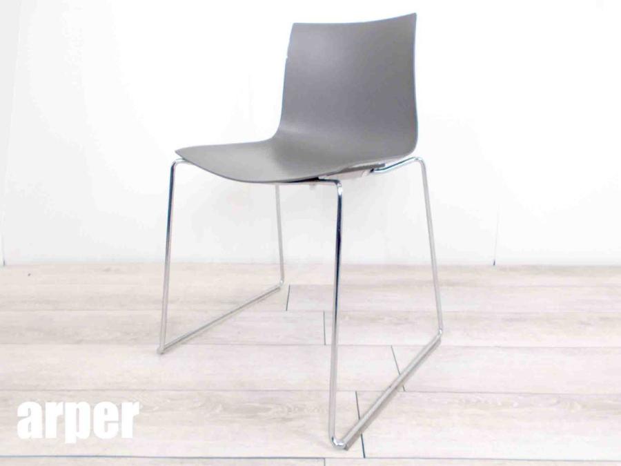 【入れ替え対象商品！ミーティングルームや休憩室に！！】ARPER/アルペール　Catifa / カティファ 46 スタッキングチェア 　グレー　アクタス　デザイナーズ家具
                        その他シリーズ
                                    中古
            