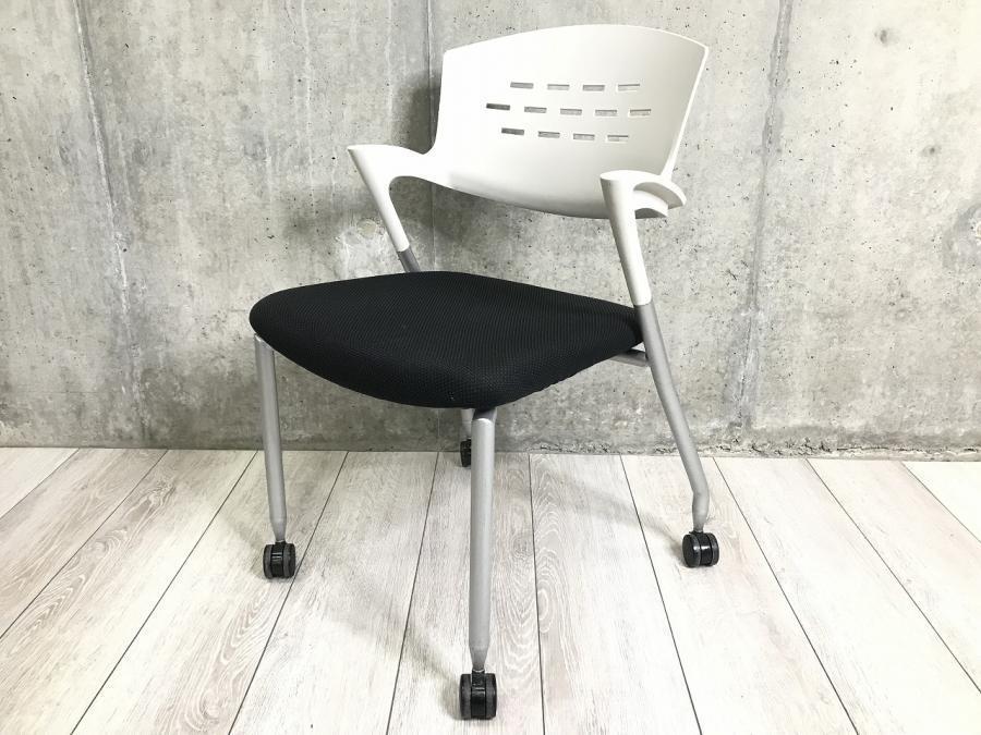 すっきりしたデザイン！ホワイト・ブラックの人気ツートンカラー！イトーキ製　カクタス
                        カクタス
                                    中古
            