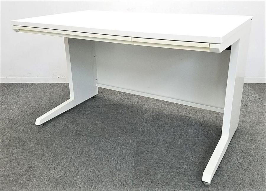 【急な増員にも対応！】■オカムラ　アドバンスシリーズ　平デスク　W1200×D700mm　ホワイト　在庫入替のためお安く！　A00840938　
                        アドバンス
                                    中古
            