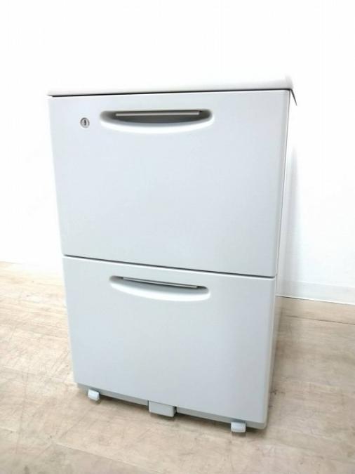 【定価約8万円】【ニューグレーカラー人気2段ワゴンの入荷です】■オカムラ製　2段ワゴン　ＳＤ　■おつとめ品【A】
                        SD
                                    中古
            