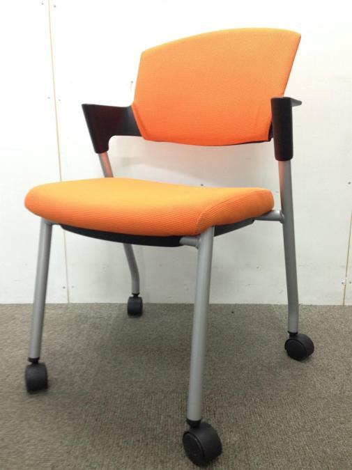 【在庫入替セール品！！】重ねて使える便利なチェア！■コクヨ/プロッティ/オレンジ
                        プロッティチェア
                                    中古
            