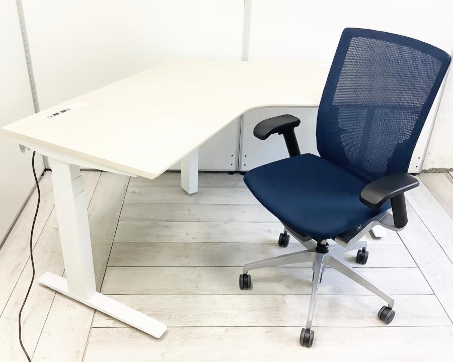 【セット商品（デスク＆チェア）】オカムラ製品×イトーキ製品の国内トップメーカーの夢のセット商品　◆Swift／スイフト 　＆　◆Vento／ヴェント ※横浜本店撮影画像※
                        Swift
                                    中古
            