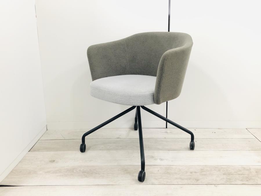 現代オフィスのトレンドチェア！
おしゃれなミーティングルーム作りのおともに！
■コクヨ/コーデ
                        その他シリーズ
                                    中古
            