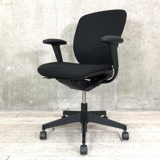 【在庫入替SALE品】【コスパの良いチェア！】　■イトーキ　プラオ　ブラック　可動肘 　ローバック　大型のランバーサポート
                        プラオチェア
                                    中古
            