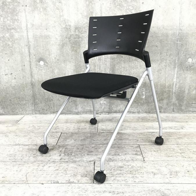 【14脚入荷】■ミーティングルームや会議室に！　■折りたたみ可能　定番ミーティングチェア　■移動ラクラクキャスター付き　■イトーキ（ITOKI）マノス（Manos）■色：ブラック　【弊社使用欄：A00908709】
                        マノスチェア
                                    中古
            