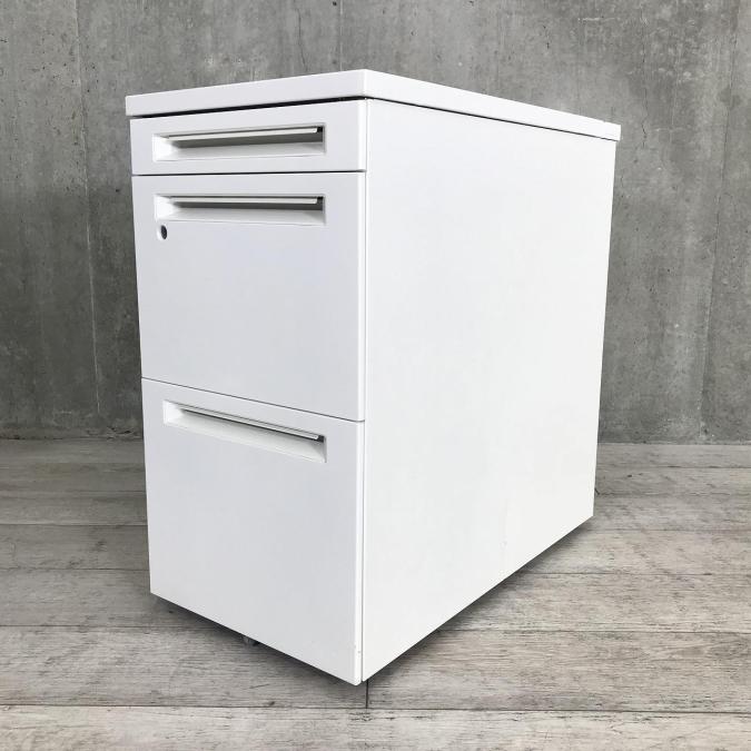 【デスクの拡張に！】オカムラ/アドバンス/ホワイト
                        アドバンス
                                    中古
            