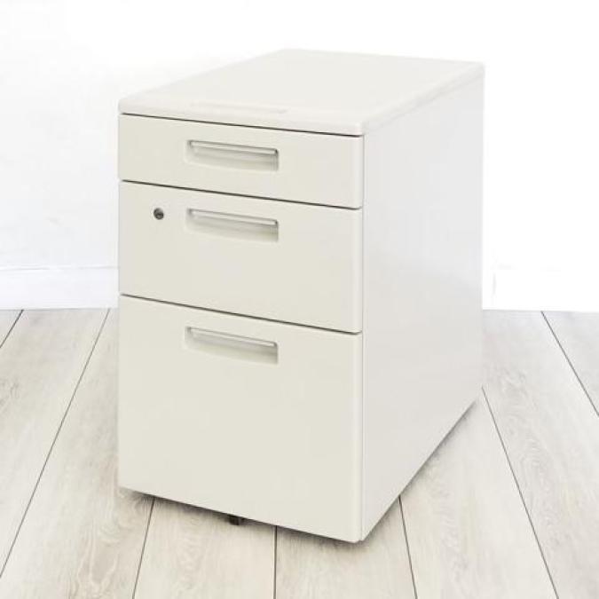 【37台ロット入荷！！】コクヨのパーソナル収納ワゴン入荷！中古　3段　ワゴン　脇　袖　ニューグレー　オフィス　事務所　
                        BS
                                    中古
            