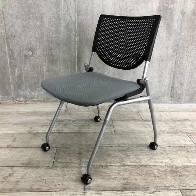 【12脚入荷】【状態要考慮】スタッキングチェア売れ筋No.1 移動ラクラクキャスター付き※座面グレータイプ◆オカムラ製【RP】
                        プロスタック
                                    中古
            