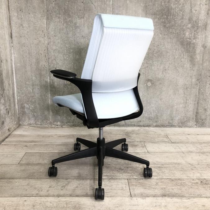 中古】M4 樹脂 コクヨ/KOKUYO 肘付ハイバックチェア 419391