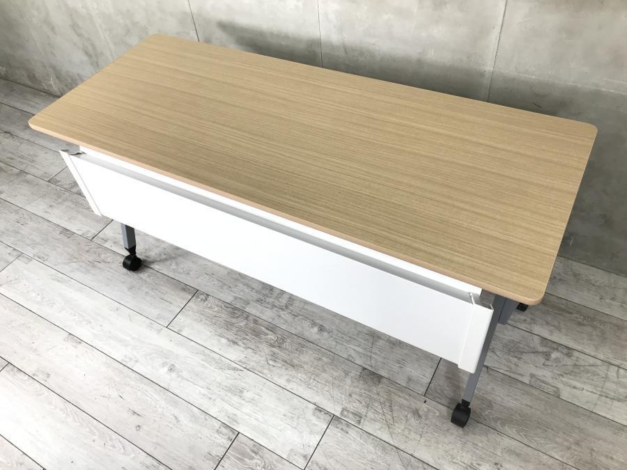 【2~3名様で使えるスタックテーブル入荷！キャスター付きで移動も楽々！！！】サイドスタックテーブル　イトーキ　　スクート　ナチュラル(メープル) 【折り畳みテーブルをお探しの方、オススメです！】
                        スクート
                                    中古
            