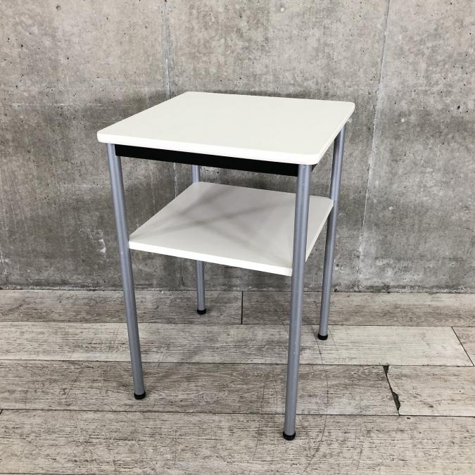 【除菌スプレー用の台としてもオススメ！】■電話台　ナチュラルカラー　イトーキ製　■コンパクトに使えます！
                        ディーエー シリーズ
                                    中古
            