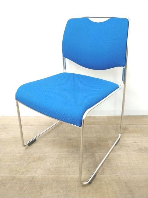 【定価約1万円】【鮮やかなブルーカラースタッキングチェアの入荷です】■HOTOKU　スタッキングチェア
                        その他シリーズ
                                    中古
            
